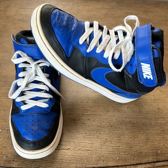NIKE Court Borough Mid 2 Sneakers. - Picture 2 of 8